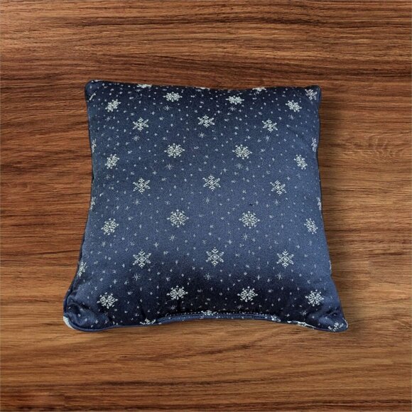 Decorative Holiday Puppy & Kitten Tapestry Pillow  15"x15" Christmas - Picture 2 of 5